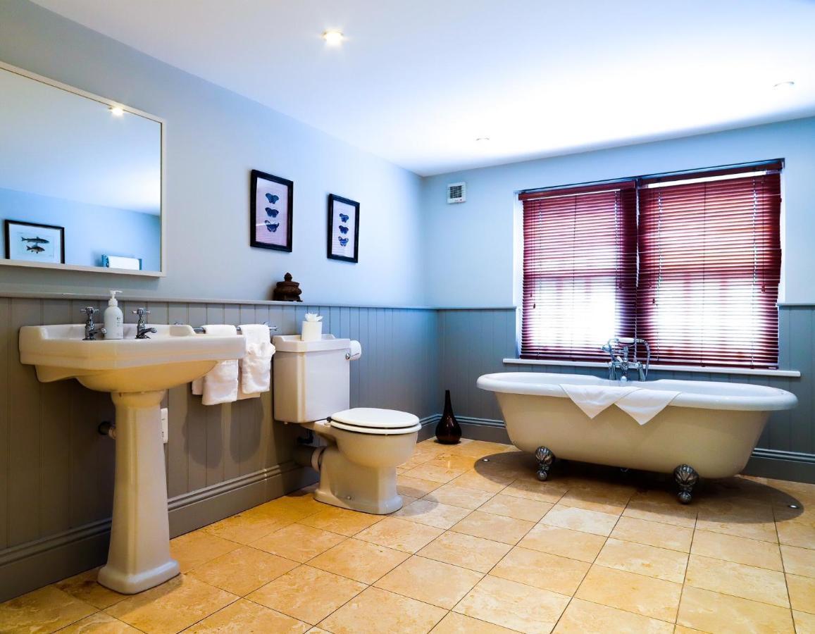 Plough Inn Lupton Luaran gambar
